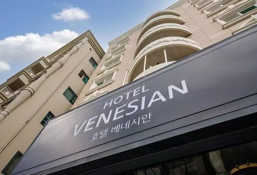 モーテル Venesian