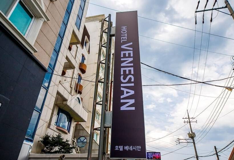 モーテル Venesian