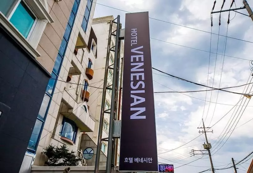 モーテル Venesian