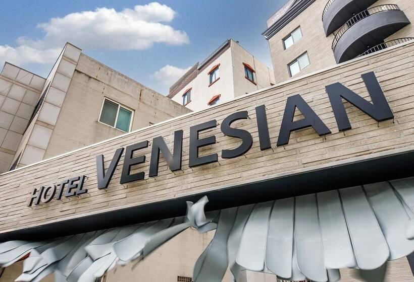モーテル Venesian