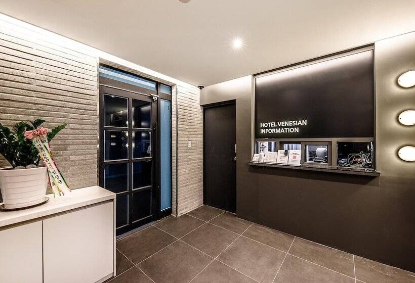 モーテル Venesian