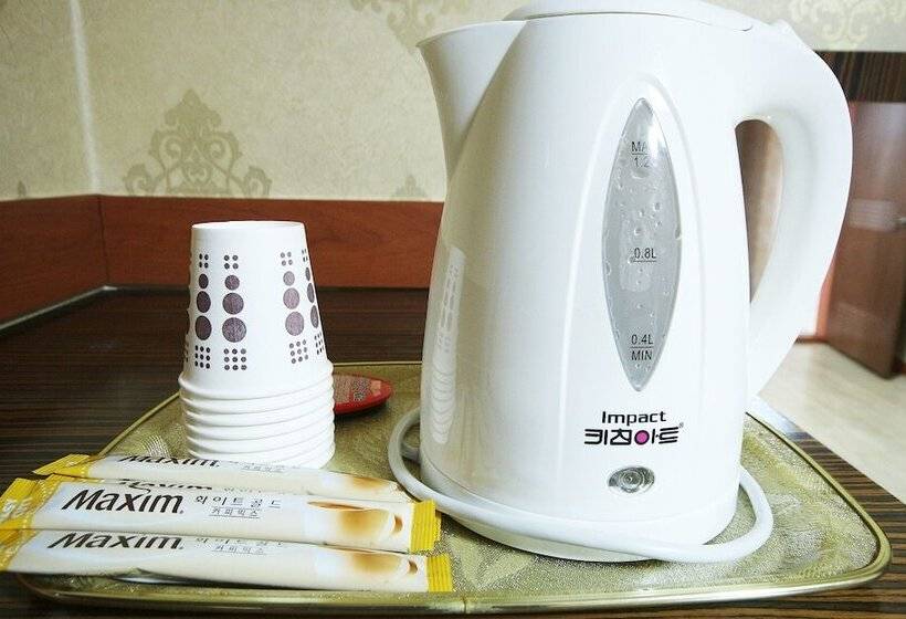 Motel Tongyeong Crown