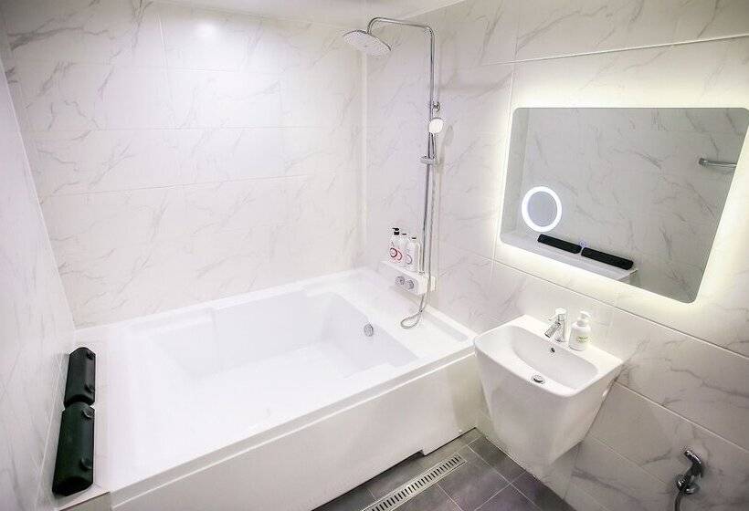 Motell Wonju Mary Jane