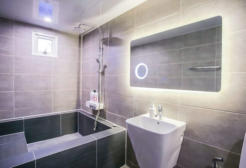 Motell Wonju Mary Jane