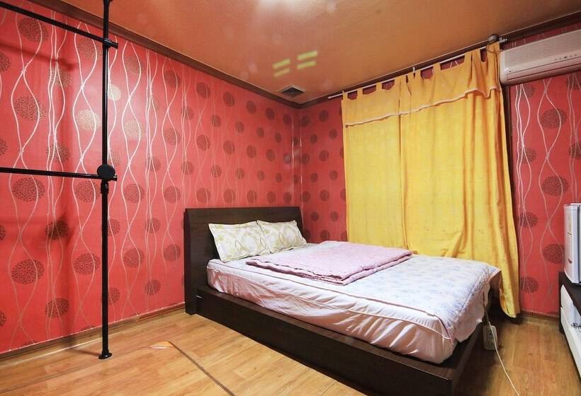 Motel Yeongju Bora