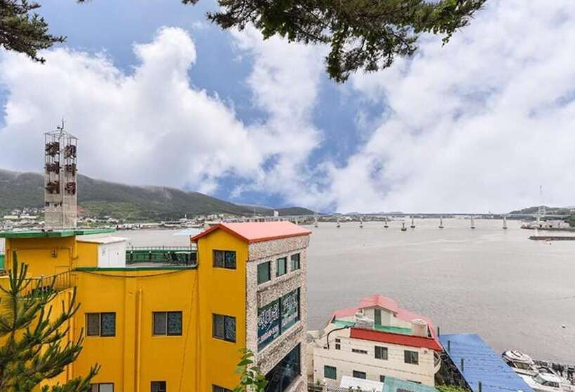 Tongyeong Gaetbawi Pension