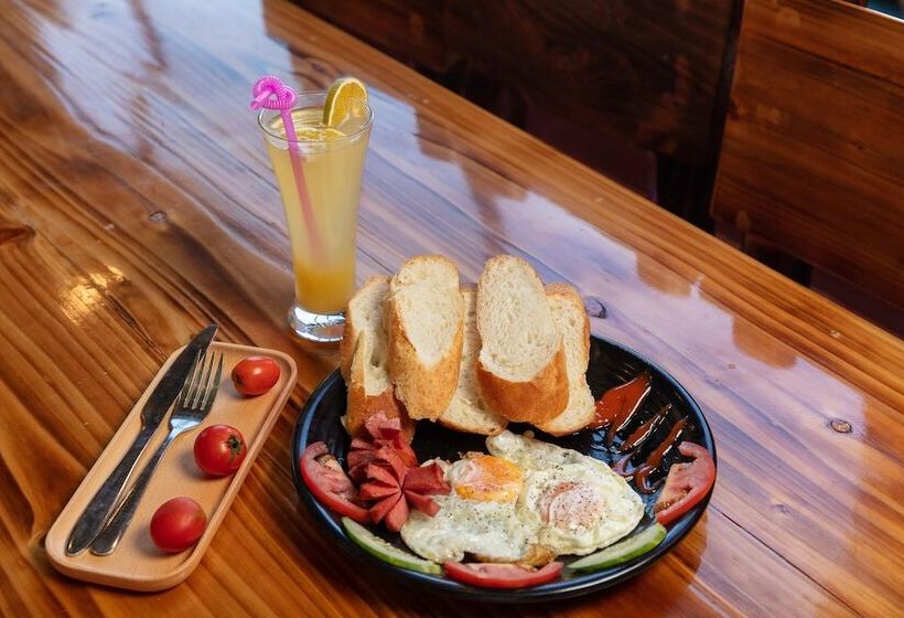 هاستل Mega View Homestay