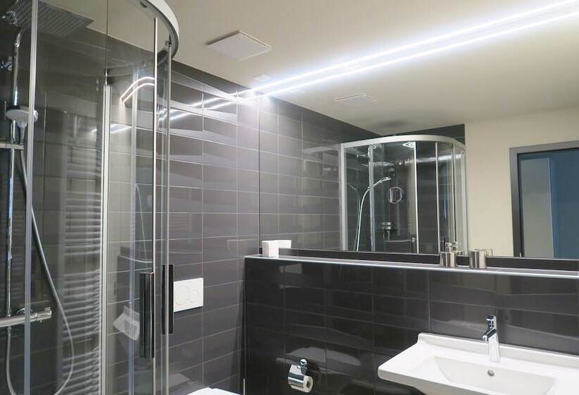 فندق De Ville De La Brévine