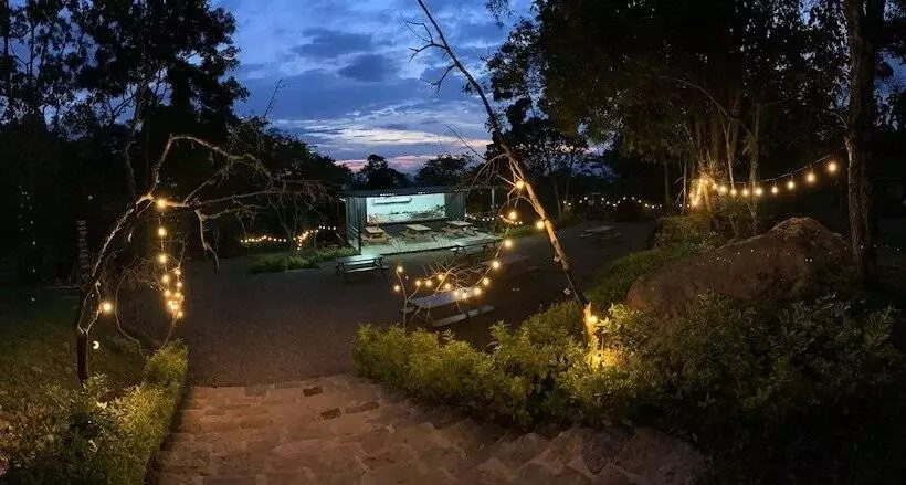 Hotelli Refugio Del Bosque Glamping