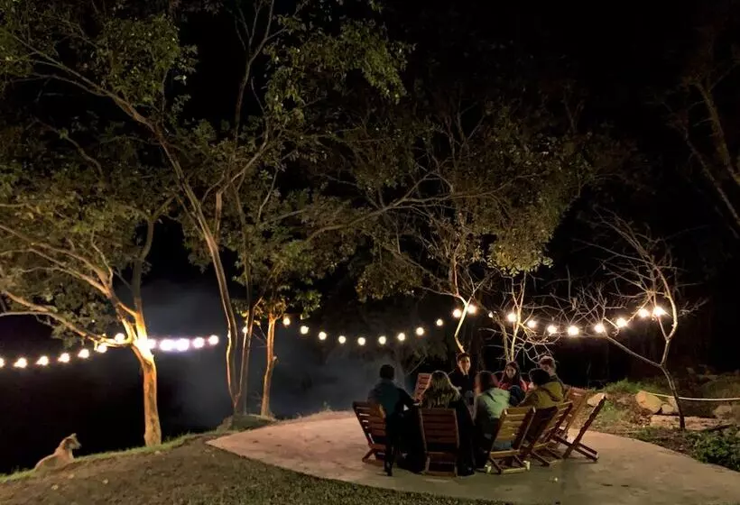 Hotelli Refugio Del Bosque Glamping