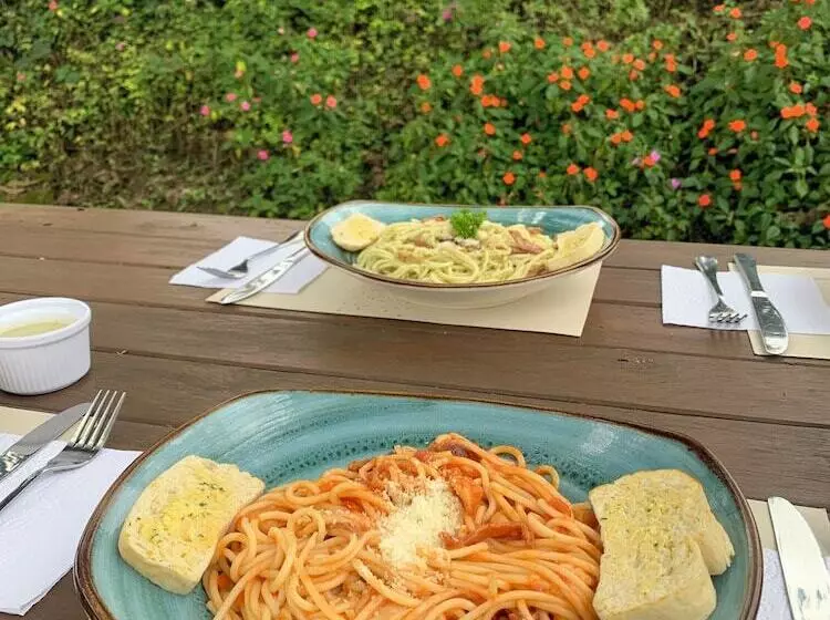 Hotelli Refugio Del Bosque Glamping