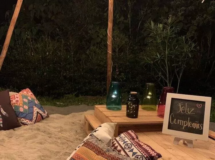 Hotelli Refugio Del Bosque Glamping