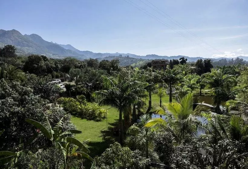 ホテル Inti Kamari Wellness Lodge Retreat Center & Farm