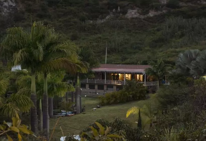 ホテル Inti Kamari Wellness Lodge Retreat Center & Farm