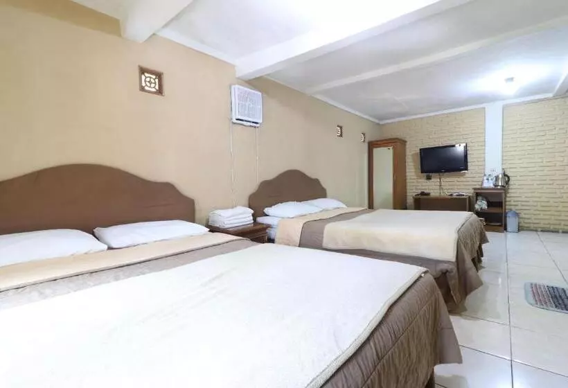 Hotelli Kampung Pa Go Resort