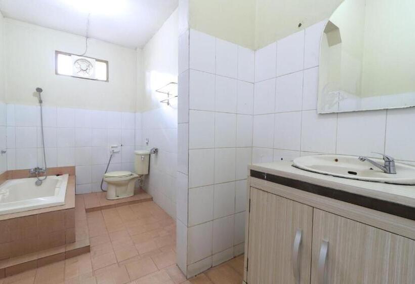 בית מלון כפרי Kampung Pa Go Resort