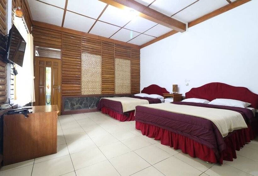 בית מלון כפרי Kampung Pa Go Resort