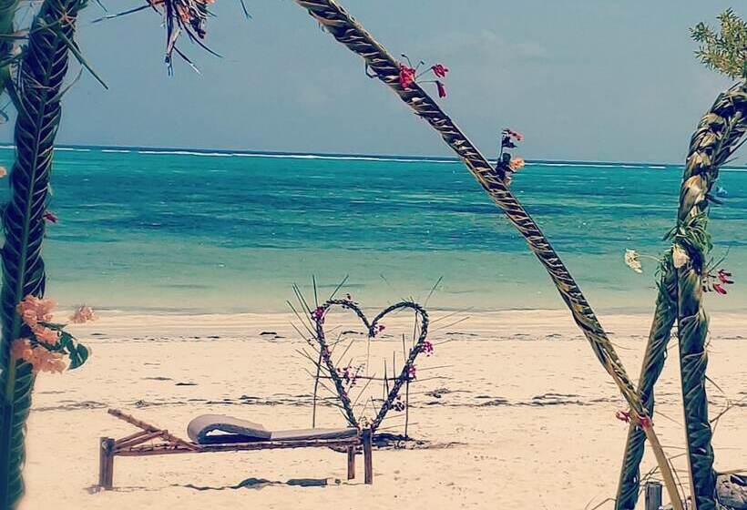 Отель Kilimani Kwetu Beach