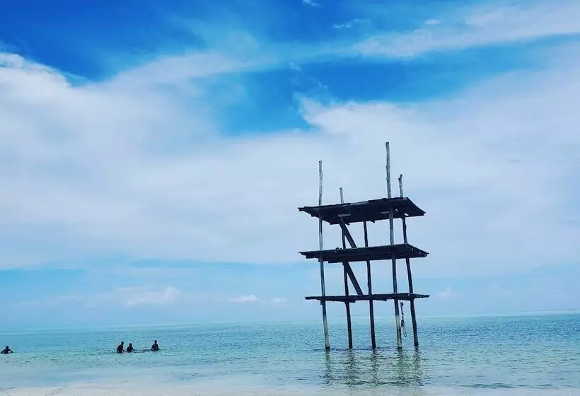 Hotelli Kilimani Kwetu Beach