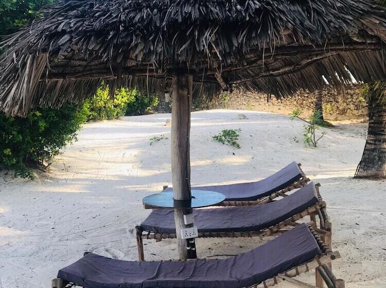 Отель Kilimani Kwetu Beach