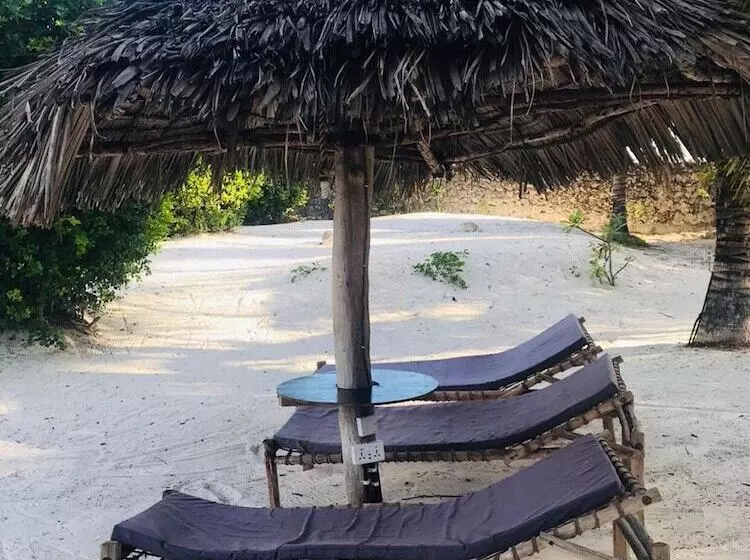 Hotelli Kilimani Kwetu Beach