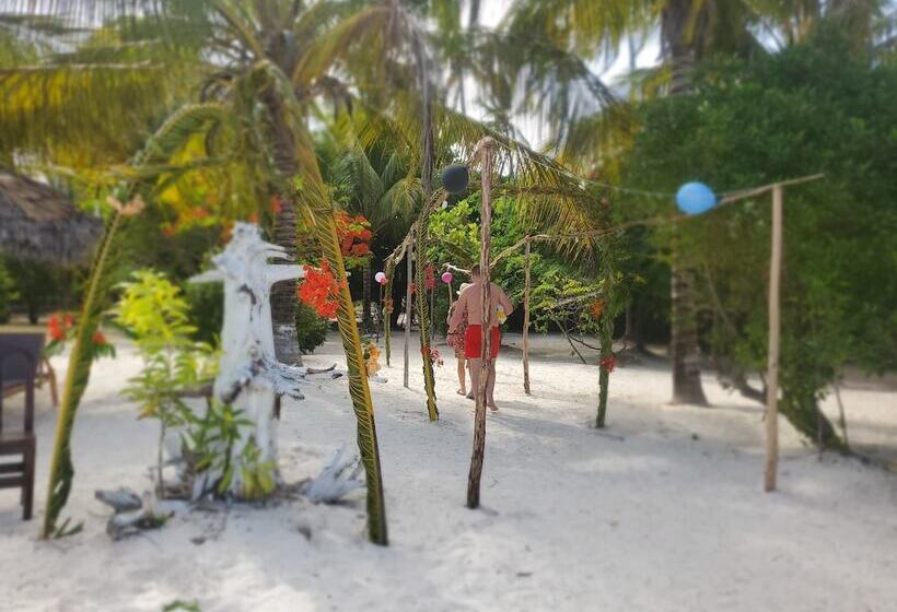 Отель Kilimani Kwetu Beach