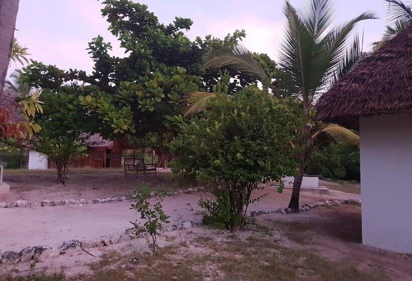 Отель Kilimani Kwetu Beach
