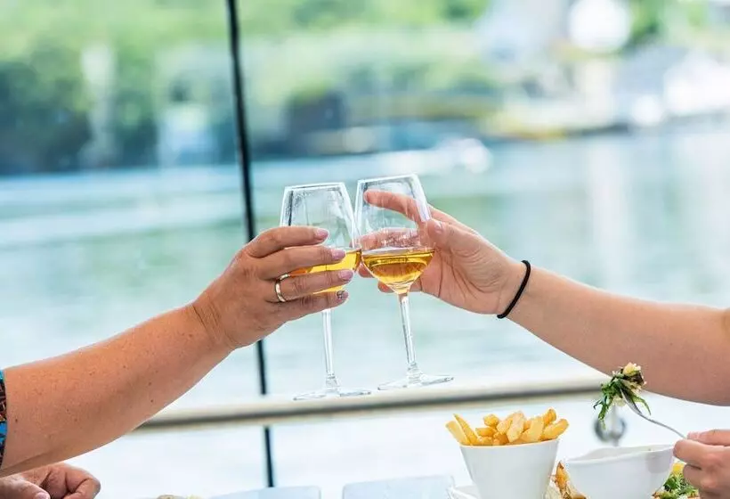 ホテル Knarren Brygge