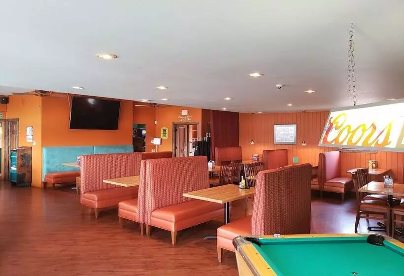 Hotelli Lena S Northern Pines Resort