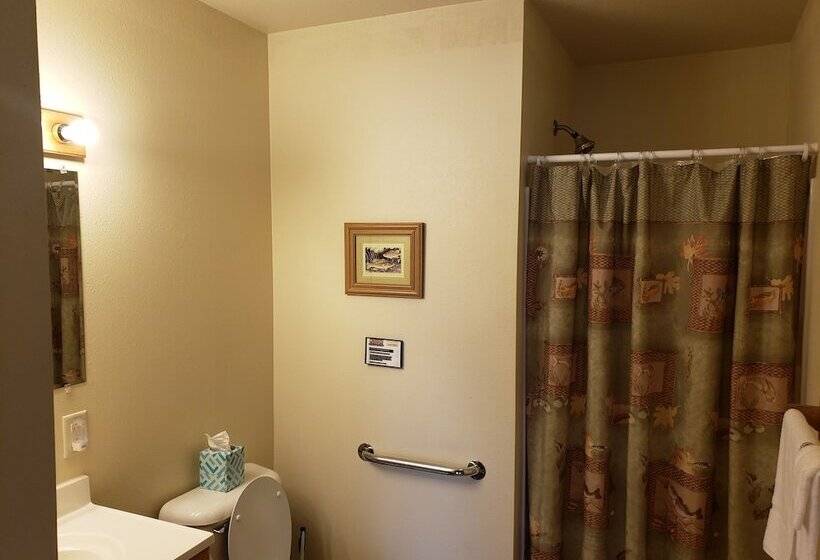 בית מלון כפרי Lena S Northern Pines Resort