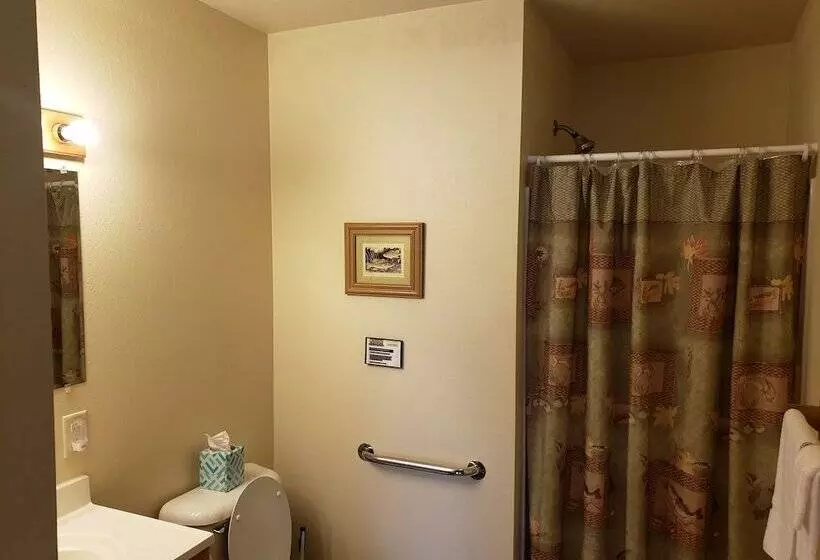 Hotelli Lena S Northern Pines Resort