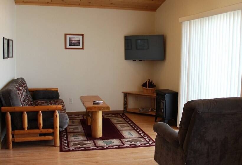 בית מלון כפרי Lena S Northern Pines Resort