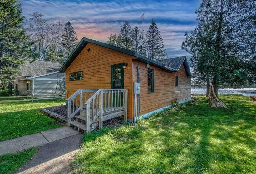 Hotelli Lena S Northern Pines Resort