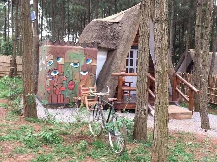 هتل Nyungu Yamawe Forest Park