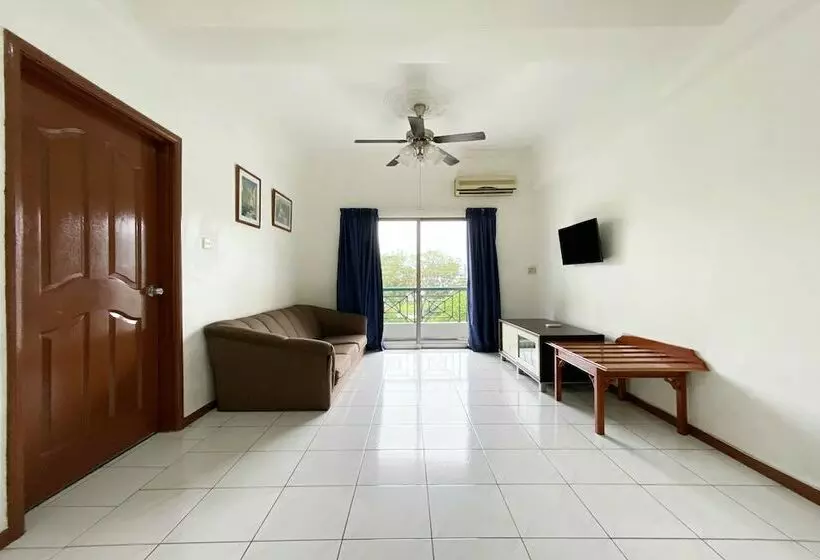 ホテル Oyo 90184 Api Api Guesthouse 533
