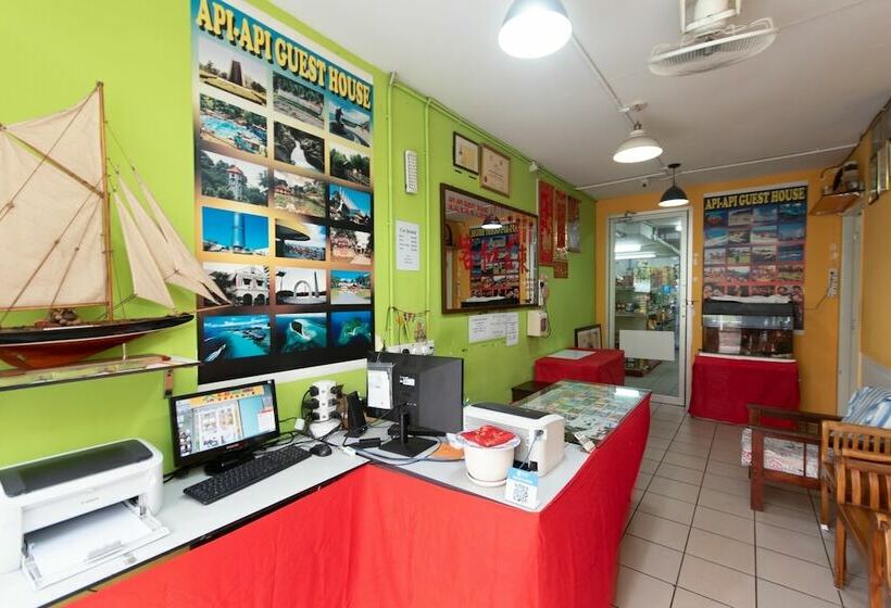 Hotelli Oyo 90184 Api Api Guesthouse 533