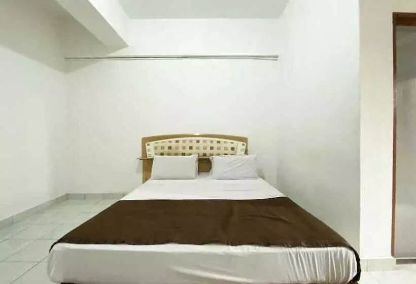 ホテル Oyo 90184 Api Api Guesthouse 533