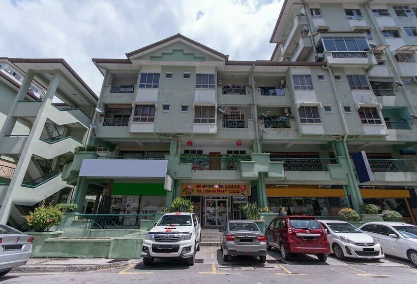 Hotelli Oyo 90184 Api Api Guesthouse 533