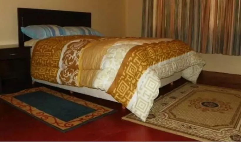 پانسیون Elena Lodge