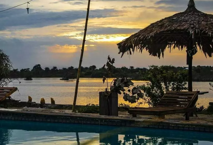 پانسیون Elizabeth Village And Resort