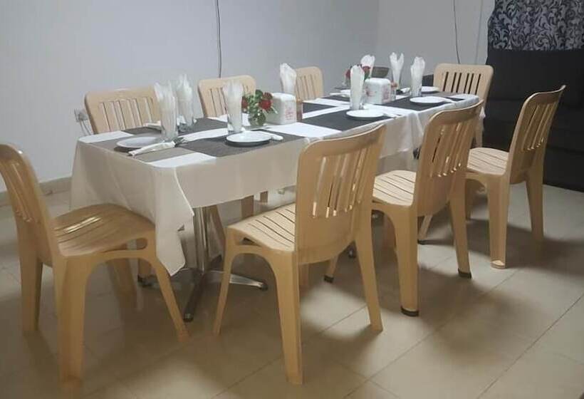 膳宿费 Paloma Guest House & Restaurant