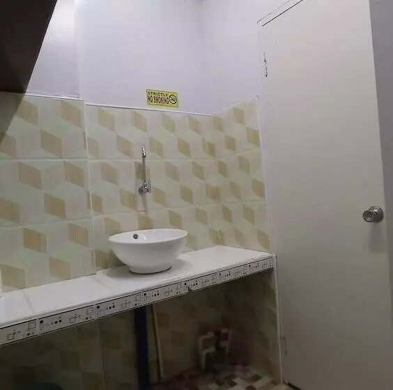 Majatalo Serge Kafe Apartelle