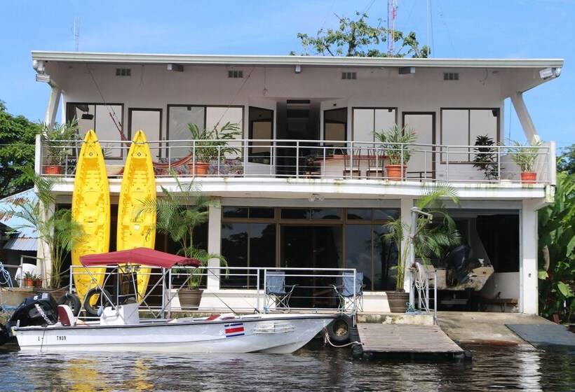 پانسیون Tortuguero Adventures Guesthouse