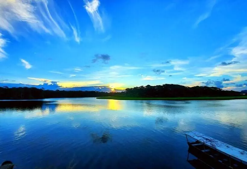 ペンション Tortuguero Adventures Guesthouse