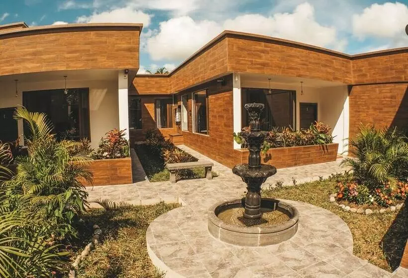 پانسیون Toucan Platinum Suites Apart