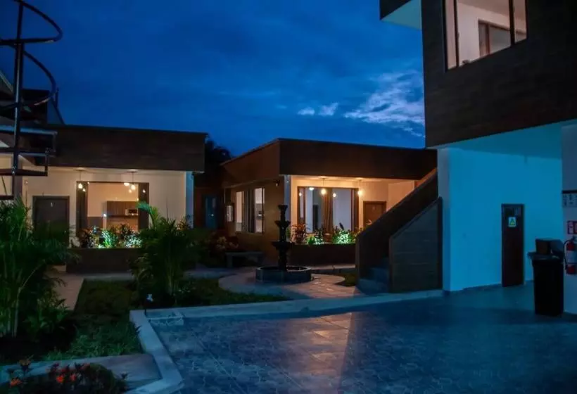 پانسیون Toucan Platinum Suites Apart