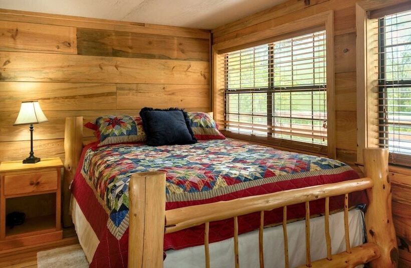 Bear Hollow Cabin With Hot Tub Minutes Away From Beavers Bend State Park And Broken Bow Lake By Reda