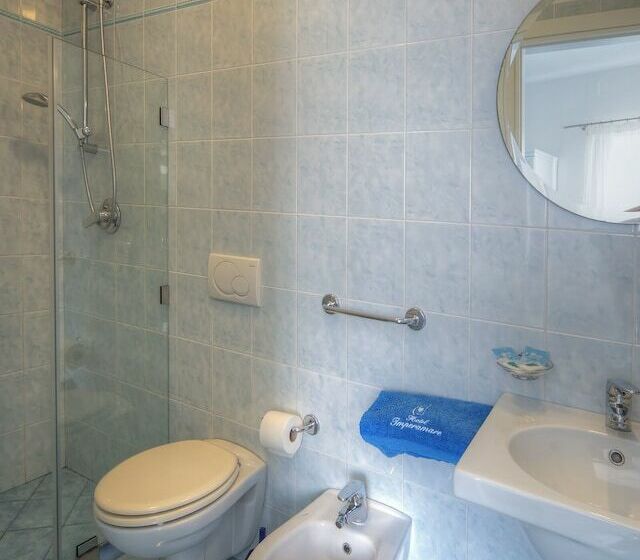 Room In B&b Ischia With Breathtaking Views, Near Poseidon For 3