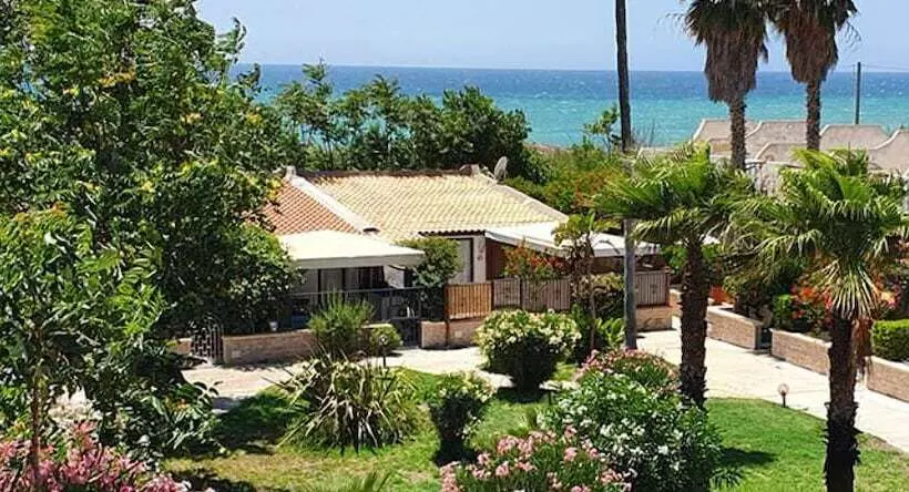 Hostelli Kartibubbo Beach Resort