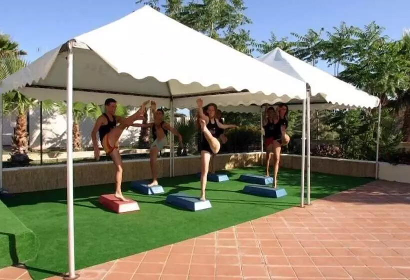 Hostelli Kartibubbo Beach Resort